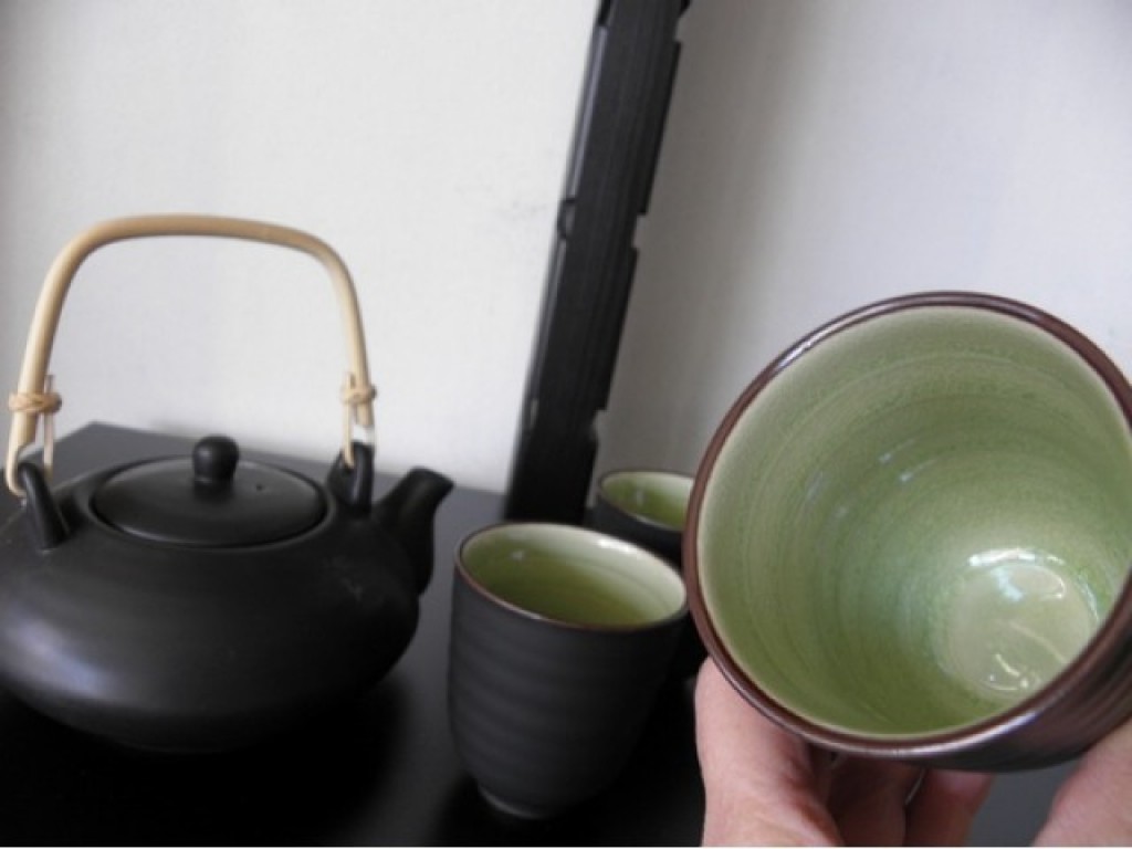 Tesæt med kande og 4 kopper - Sort | Japanske Danmark