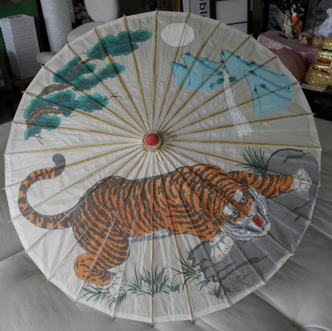 Kinesisk Parasol m. tiger 33-760